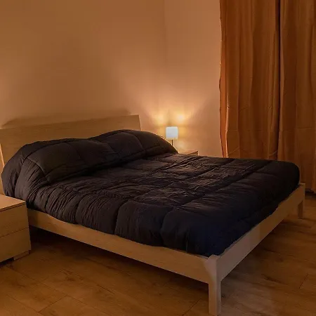 Lucy's Roof 公寓 *